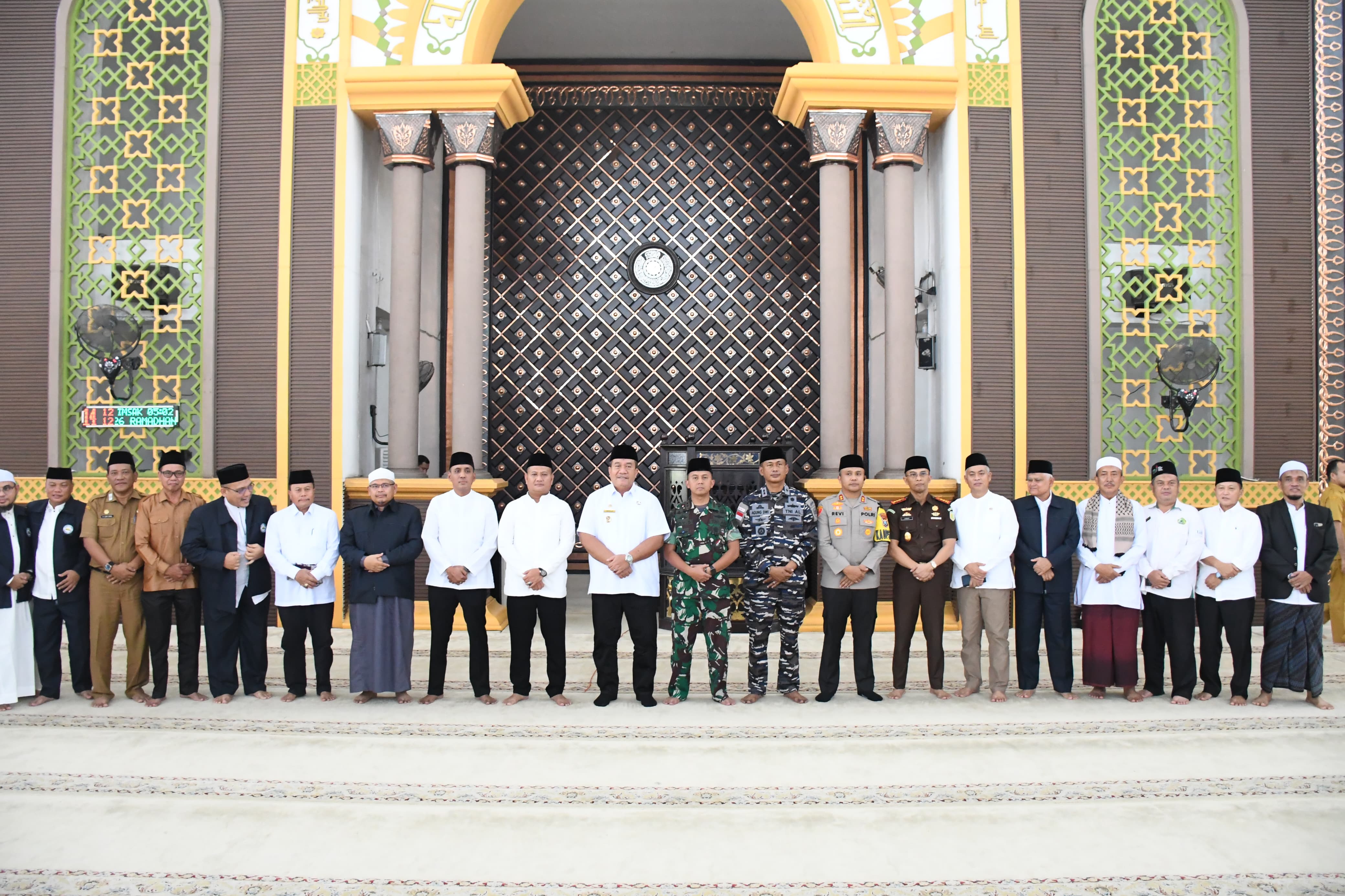 PIMPINAN DAN ANGGOTA DPRD KABUPATEN ASAHAN MENGIKUTI ACARA ZIKIR DAN DOA BERSAMA PERINGATAN HUT KE-80 ASAHAN